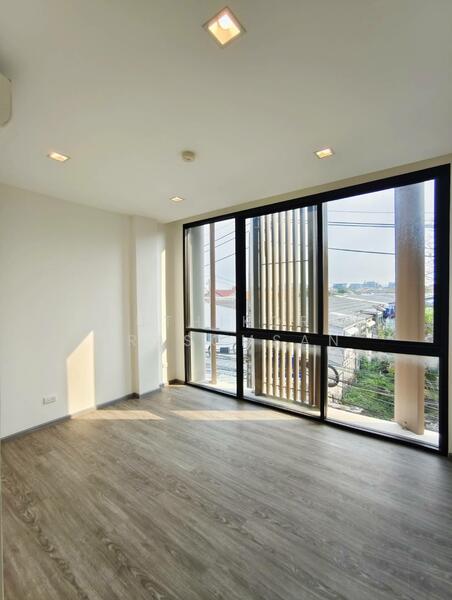 Authen Ladprao-Nakniwat, Bangkok, Soi Nak Niwat 48 Yaek 14, Pradit Manudharm Road, Lat Phrao, Lat Phrao, Bangkok, 3 Bedrooms, 276 sqm, Townhouse For Rent, by Wuthikorn Prasomsan, 500119535 - DDproperty.com