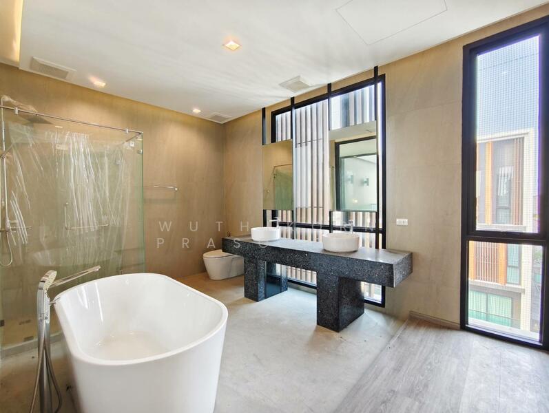 Authen Ladprao-Nakniwat, Bangkok, Soi Nak Niwat 48 Yaek 14, Pradit Manudharm Road, Lat Phrao, Lat Phrao, Bangkok, 3 Bedrooms, 276 sqm, Townhouse For Rent, by Wuthikorn Prasomsan, 500119535 - DDproperty.com