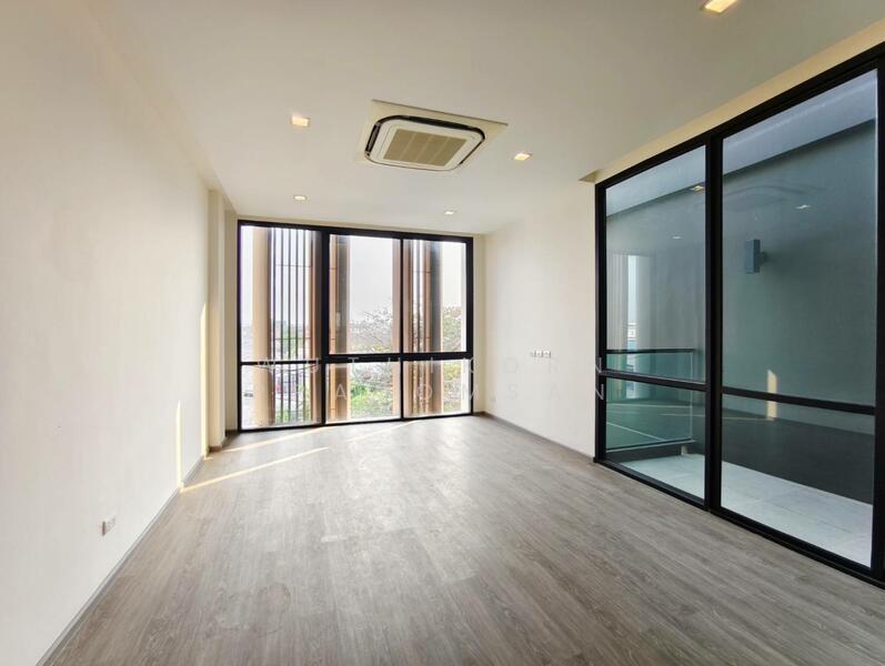 Authen Ladprao-Nakniwat, Bangkok, Soi Nak Niwat 48 Yaek 14, Pradit Manudharm Road, Lat Phrao, Lat Phrao, Bangkok, 3 Bedrooms, 276 sqm, Townhouse For Rent, by Wuthikorn Prasomsan, 500119535 - DDproperty.com