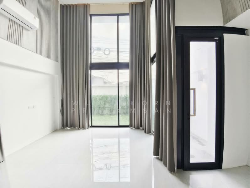 Authen Ladprao-Nakniwat, Bangkok, Soi Nak Niwat 48 Yaek 14, Pradit Manudharm Road, Lat Phrao, Lat Phrao, Bangkok, 3 Bedrooms, 276 sqm, Townhouse For Rent, by Wuthikorn Prasomsan, 500119535 - DDproperty.com