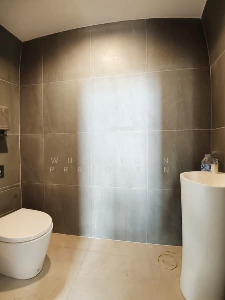 Authen Ladprao-Nakniwat, Bangkok, Soi Nak Niwat 48 Yaek 14, Pradit Manudharm Road, Lat Phrao, Lat Phrao, Bangkok, 3 Bedrooms, 276 sqm, Townhouse For Rent, by Wuthikorn Prasomsan, 500119535 - DDproperty.com