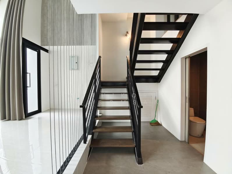 Authen Ladprao-Nakniwat, Bangkok, Soi Nak Niwat 48 Yaek 14, Pradit Manudharm Road, Lat Phrao, Lat Phrao, Bangkok, 3 Bedrooms, 276 sqm, Townhouse For Rent, by Wuthikorn Prasomsan, 500119535 - DDproperty.com