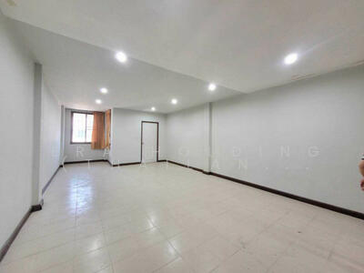 ขาย - ธนบุรี​ คอมเพล็กซ์, กรุงเทพ