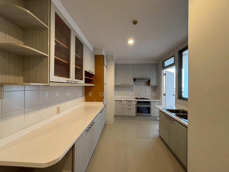 For Rent - Krungthep Thani Tower, Bangkok