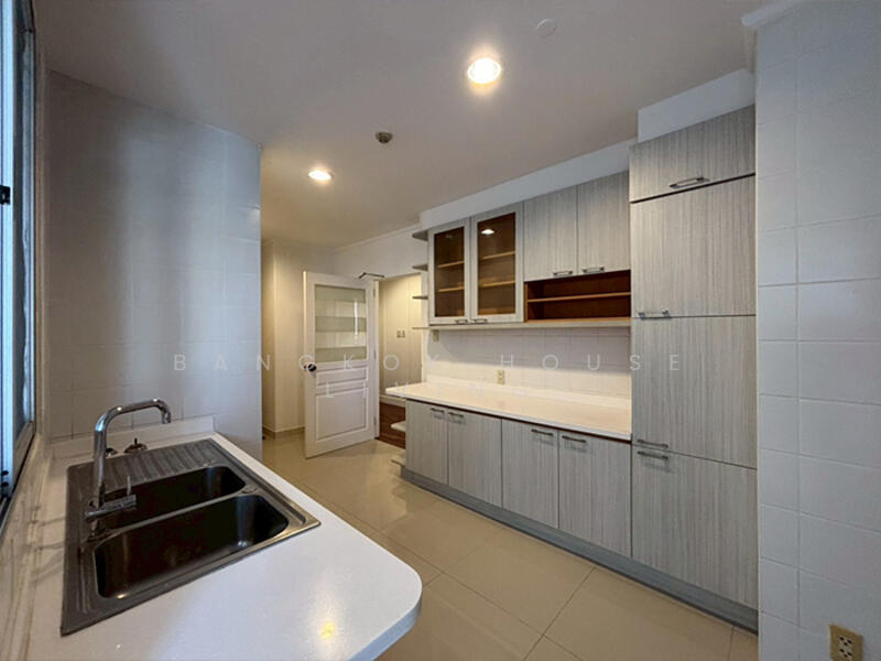 For Rent - Krungthep Thani Tower, Bangkok