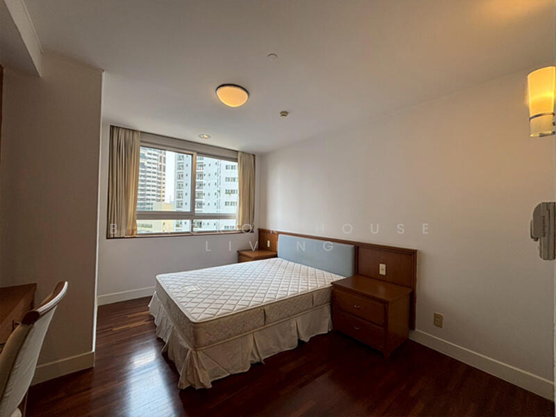 For Rent - Krungthep Thani Tower, Bangkok