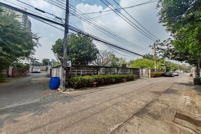 ขาย - ขายที่ดิน 383ตร.วา ลาดพร้าว 37 ใกล้รถไฟฟ้าสายสีเหลือง สถานีภาวนา แปลงมุม ถมแล้ว, กรุงเทพ