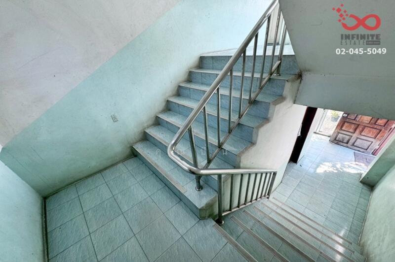 ขาย - ขายอพาร์ทเม้นท์ 3 ชั้น 94 ตรว. ลาดพร้าว 110 ใกล้รถไฟฟฟ้า เหมาะสำหรับลงทุน, กรุงเทพ