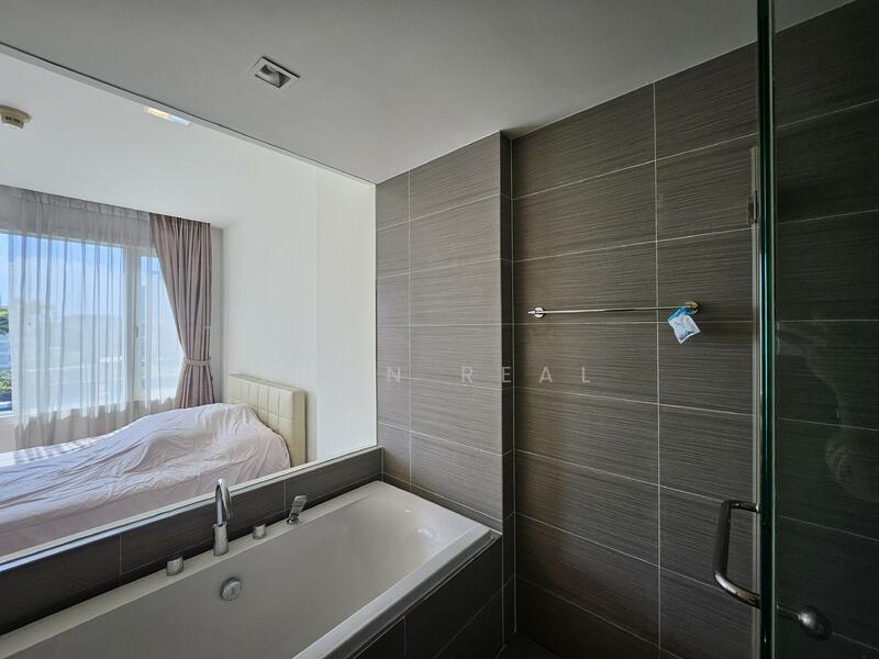 Siri At Sukhumvit, Bangkok, 902 Sukhumvit Road, Phra Kanong, Khlong Toei, Bangkok, 2 Bedrooms, 70 sqm, Condo For Sale, by Khun Real, 500120763 - DDproperty.com