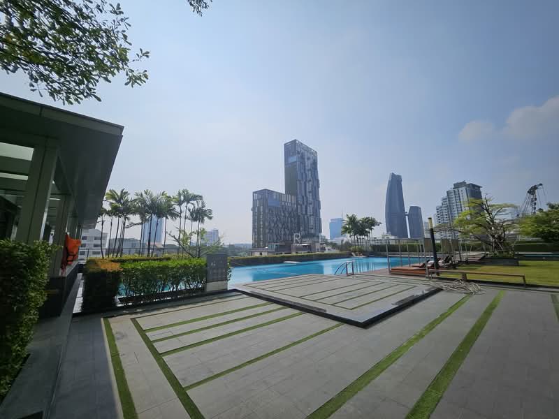 Siri At Sukhumvit, Bangkok, 902 Sukhumvit Road, Phra Kanong, Khlong Toei, Bangkok, 2 Bedrooms, 68 sqm, Condo For Sale, by Khun Real, 500120763 - DDproperty.com