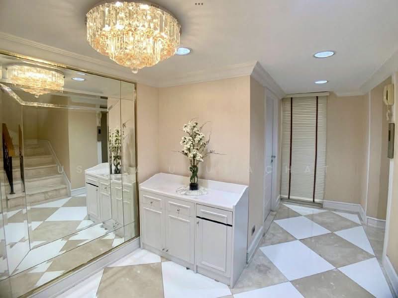 Sukhumvit 49, Bangkok, Khlong Tan Nua, Watthana, Bangkok, 4 Bedrooms, 680 sqm, Townhouse For Rent, by Usuma Usumachat, 500120777 - DDproperty.com