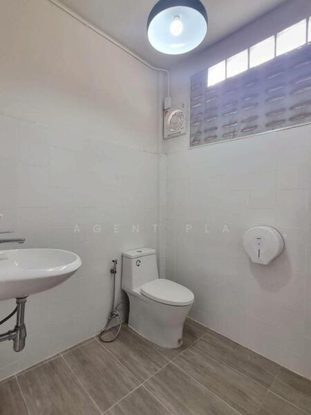 For Rent - 4-Story Commercial Building for Rent near Bang Chak BTS Station (SPSAD3772), Bangkok