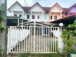 หมู่บ้านริมคลอง, สุรินทร์