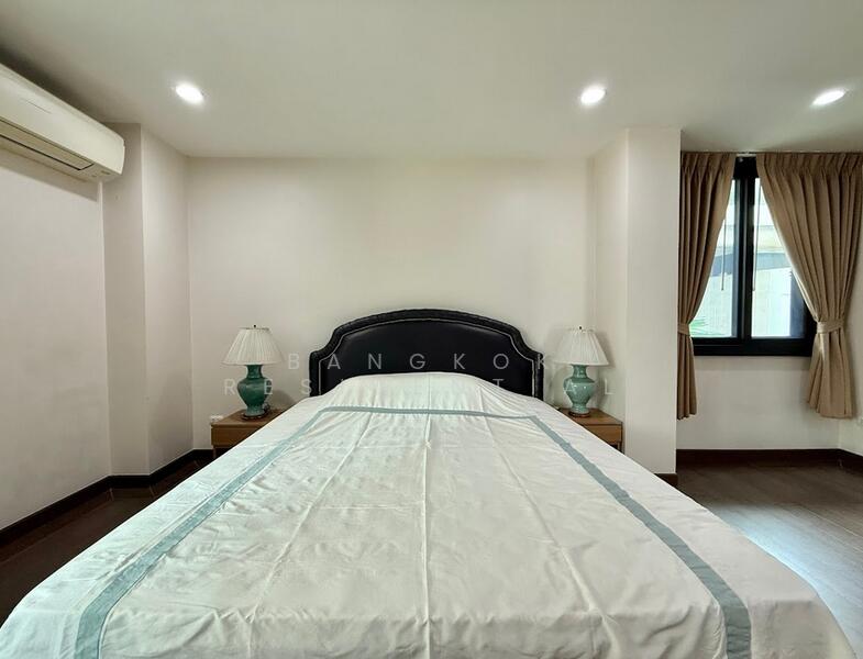 Vanida Apartment Ekkamai, Bangkok, Khlong Tan Nua, Watthana, Bangkok, 3 Bedrooms, 250 sqm, Apartment For Rent, by Bangkok Residential, 500121205 - DDproperty.com