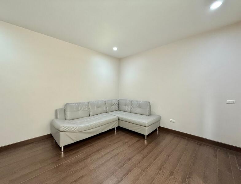 Vanida Apartment Ekkamai, Bangkok, Khlong Tan Nua, Watthana, Bangkok, 3 Bedrooms, 250 sqm, Apartment For Rent, by Bangkok Residential, 500121205 - DDproperty.com