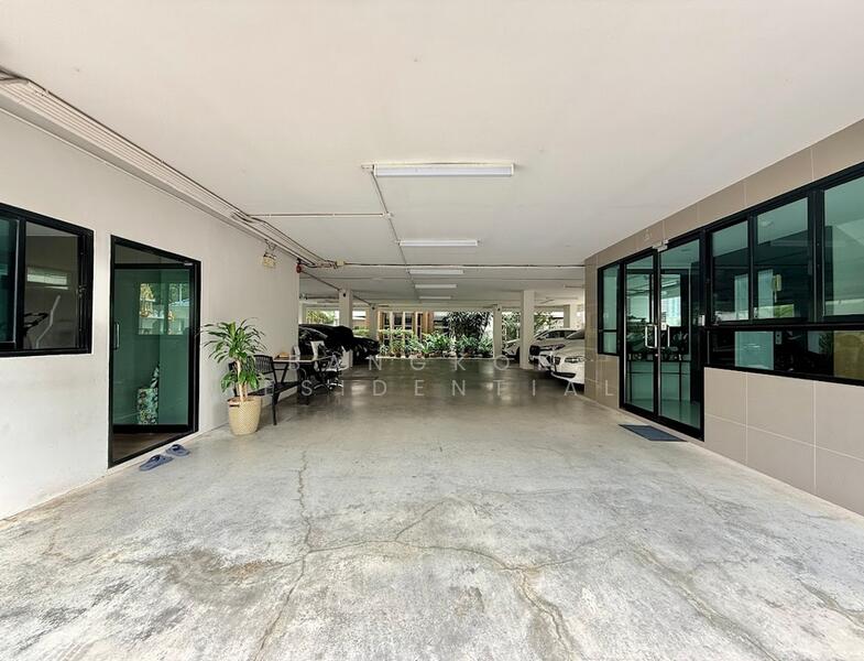 Vanida Apartment Ekkamai, Bangkok, Khlong Tan Nua, Watthana, Bangkok, 3 Bedrooms, 250 sqm, Apartment For Rent, by Bangkok Residential, 500121205 - DDproperty.com