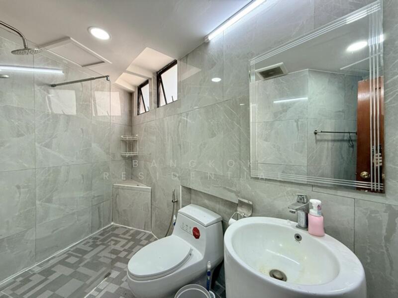 President Park Sukhumvit 24, Bangkok, 99 Sukhumvit 24 Alley, Khlongtoei Nua, Watthana, Bangkok, 3 Bedrooms, 223 sqm, Condo For Rent, by Bangkok Residential, 500121251 - DDproperty.com