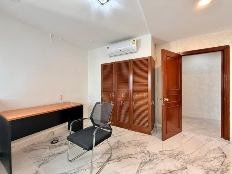 President Park Sukhumvit 24, Bangkok, 99 Sukhumvit 24 Alley, Khlongtoei Nua, Watthana, Bangkok, 3 Bedrooms, 223 sqm, Condo For Rent, by Bangkok Residential, 500121251 - DDproperty.com