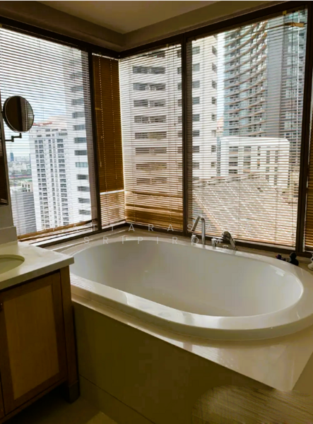 The Emporio Place, Bangkok, 93 Soi Sukhumvit 24, Sukhumvit Road, Khong Tan, Khlong Toei, Bangkok, 2 Bedrooms, 161 sqm, Condo For Rent, by Pattarasaya Sripirom, 500121661 - DDproperty.com