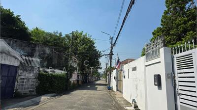 ขาย - บ้านพร้อมที่ดิน สุขุมวิท 58 ใกล้สถานีรถไฟฟ้าอ่อนนุช, กรุงเทพ