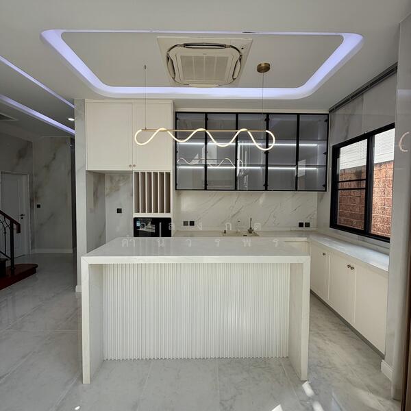 Grand Bangkok Boulevard Srinakarin, Bangkok, Srinagarindra Rd, Nong Bon, Prawet, Bangkok, 5 Bedrooms, 534 sqm, Single Detached House For Sale, by อลงกต คำนวรพร, 500122754 - DDproperty.com