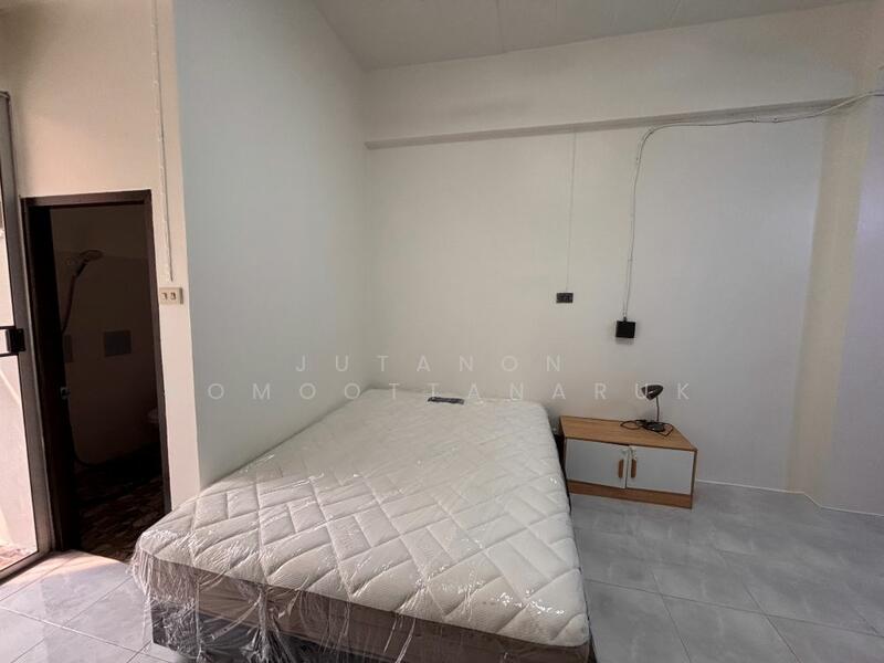 ขาย - Phonthaweewat Condotown Petchkasem : พรทวีวัฒน์คอนโดทาวน์ เพชรเกษม, กรุงเทพ