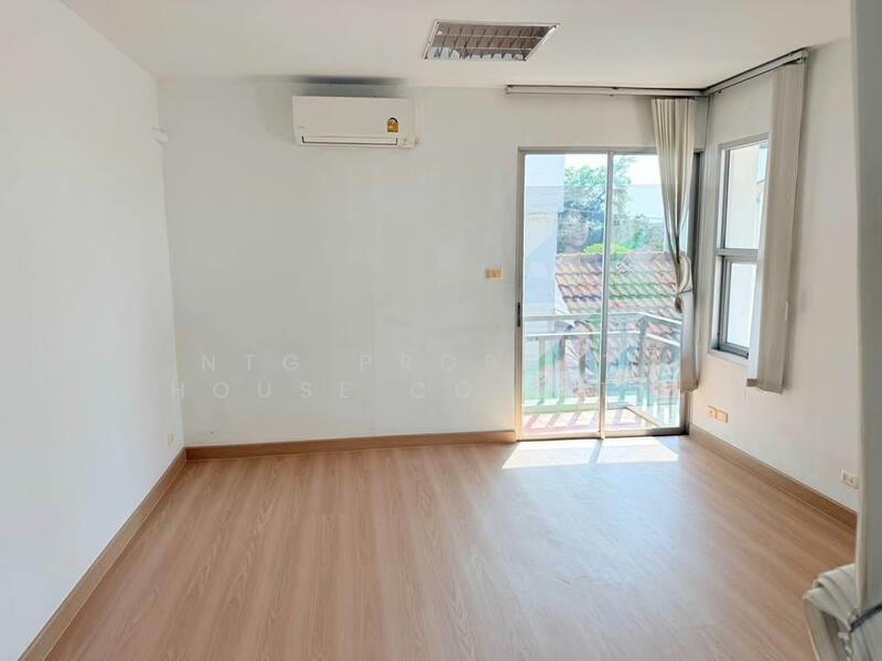 For Rent - NG222 ให้เช่าโฮมออฟฟิศ 3 ชั้น หลังมุม ปรับปรุงใหม่ กรุงเทพกรีฑา 15, Bangkok