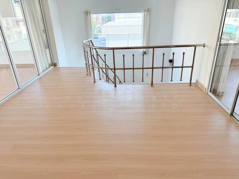 For Rent - NG222 ให้เช่าโฮมออฟฟิศ 3 ชั้น หลังมุม ปรับปรุงใหม่ กรุงเทพกรีฑา 15, Bangkok