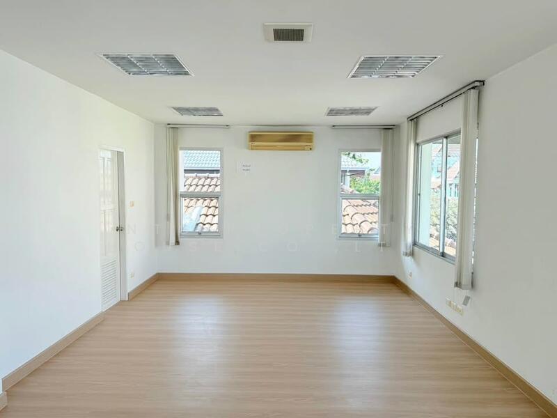 For Rent - NG222 ให้เช่าโฮมออฟฟิศ 3 ชั้น หลังมุม ปรับปรุงใหม่ กรุงเทพกรีฑา 15, Bangkok