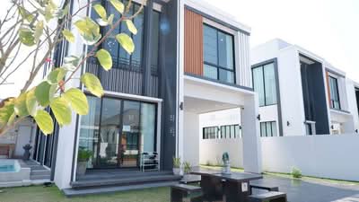 ขาย - บ้านพูลวิลล่า หลังมุม 4 ห้องนอน 4 ห้องน้ำ ย่านหางดง เชียงใหม่, เชียงใหม่