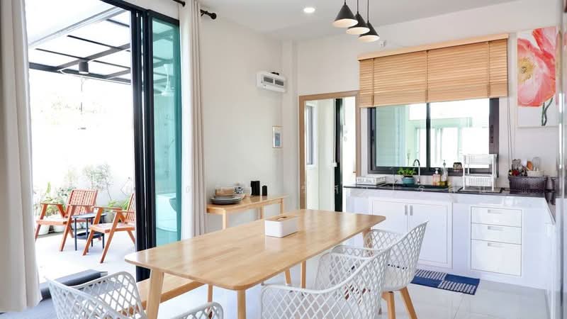 Corner Pool Villa for Sale 4 Bedrooms, 4 Bathrooms in Hang Dong, Chiang Mai., Chiang Mai, ชม.3011, San Phak Wan, Hang Dong, Chiang Mai, 4 Bedrooms, 240 sqm, Single Detached House For Sale, by หทัยรัตน์ จรัสอุไรสิน, 500123904 - DDproperty.com