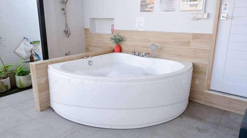 Corner Pool Villa for Sale 4 Bedrooms, 4 Bathrooms in Hang Dong, Chiang Mai., Chiang Mai, ชม.3011, San Phak Wan, Hang Dong, Chiang Mai, 4 Bedrooms, 240 sqm, Single Detached House For Sale, by หทัยรัตน์ จรัสอุไรสิน, 500123904 - DDproperty.com