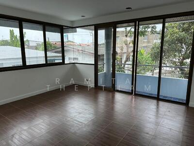 ขาย - บ้าน 5-ห้องนอน, กรุงเทพ