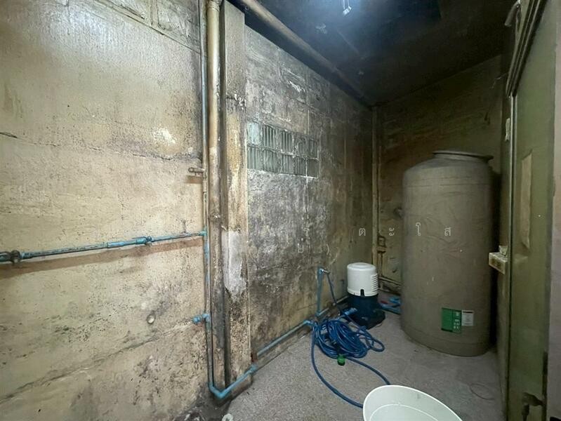 ขาย - อาคารพาณิชย์ 3 ชั้น 16 ตร.ว. อาคารพาณิชย์ ซอยสุขุมวิท65, กรุงเทพ