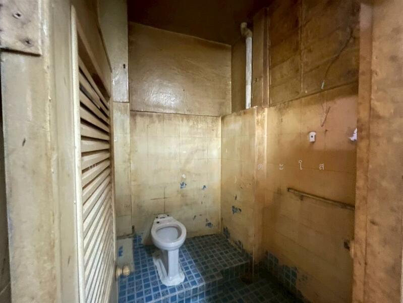 ขาย - อาคารพาณิชย์ 3 ชั้น 16 ตร.ว. อาคารพาณิชย์ ซอยสุขุมวิท65, กรุงเทพ