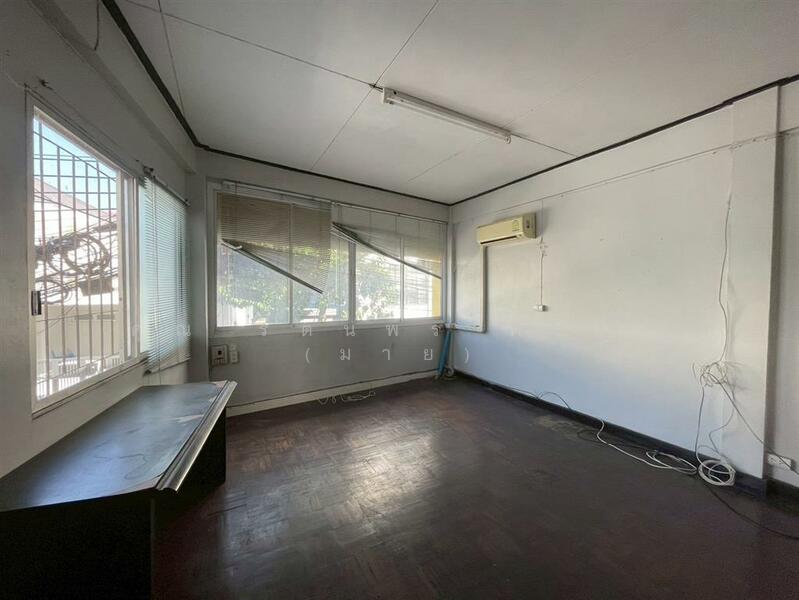 ขาย - อาคารพาณิชย์ 3 ชั้น 16 ตร.ว. อาคารพาณิชย์ ซอยสุขุมวิท65, กรุงเทพ