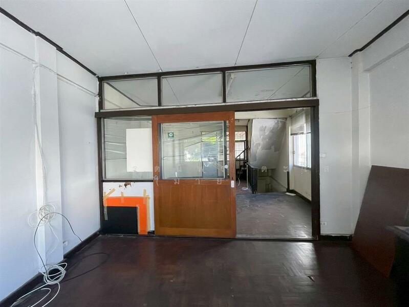 ขาย - อาคารพาณิชย์ 3 ชั้น 16 ตร.ว. อาคารพาณิชย์ ซอยสุขุมวิท65, กรุงเทพ