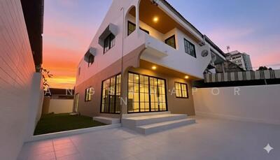 ขาย - บ้าน 4 นอน รีโนเวทใหม่ บางนาตราด12, กรุงเทพ