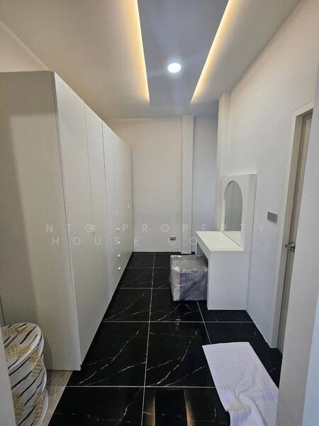 NG227 ขาย หรือ ให้เช่าบ้านเดี่ยว Modern luxury Pool villa 3 ชั้น ซอย สุขุมวิท 62, Bangkok, สุขุมวิท62, Bang Chak, Phra Khanong, Bangkok, 5 Bedrooms, 600 sqm, Single Detached House For Rent, by NTG Property House Co.,Ltd., 500126768 - DDproperty.com