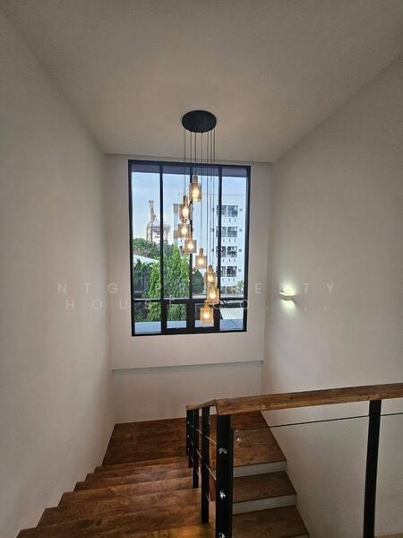 NG227 ขาย หรือ ให้เช่าบ้านเดี่ยว Modern luxury Pool villa 3 ชั้น ซอย สุขุมวิท 62, Bangkok, สุขุมวิท62, Bang Chak, Phra Khanong, Bangkok, 5 Bedrooms, 600 sqm, Single Detached House For Rent, by NTG Property House Co.,Ltd., 500126768 - DDproperty.com