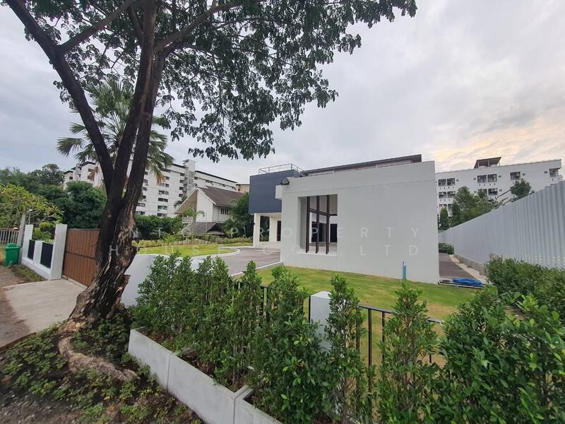 NG227 ขาย หรือ ให้เช่าบ้านเดี่ยว Modern luxury Pool villa 3 ชั้น ซอย สุขุมวิท 62, Bangkok, สุขุมวิท62, Bang Chak, Phra Khanong, Bangkok, 5 Bedrooms, 600 sqm, Single Detached House For Rent, by NTG Property House Co.,Ltd., 500126768 - DDproperty.com