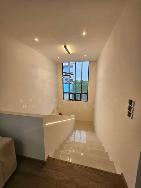 NG227 ขาย หรือ ให้เช่าบ้านเดี่ยว Modern luxury Pool villa 3 ชั้น ซอย สุขุมวิท 62, Bangkok, สุขุมวิท62, Bang Chak, Phra Khanong, Bangkok, 5 Bedrooms, 600 sqm, Single Detached House For Rent, by NTG Property House Co.,Ltd., 500126768 - DDproperty.com