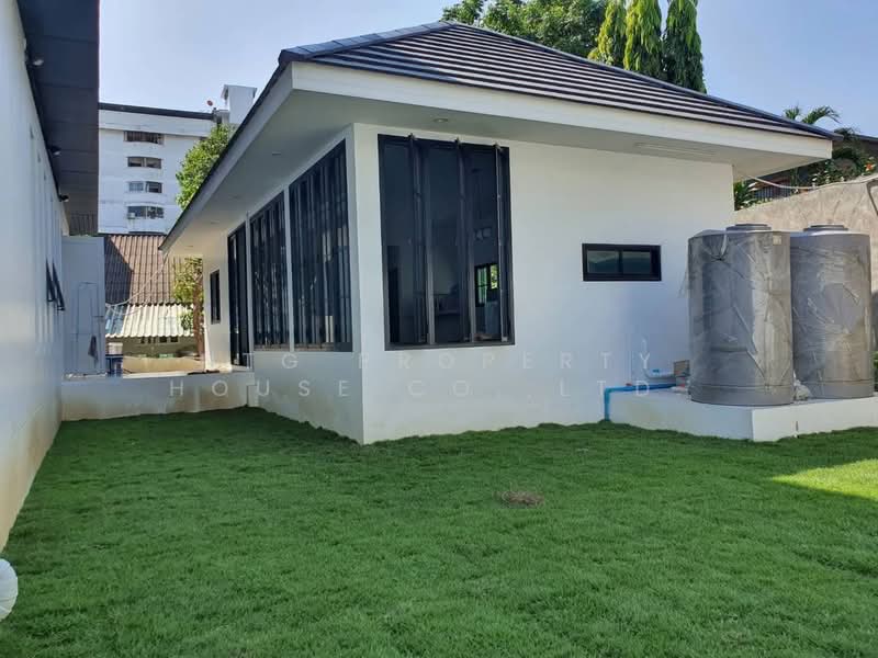 NG227 ขาย หรือ ให้เช่าบ้านเดี่ยว Modern luxury Pool villa 3 ชั้น ซอย สุขุมวิท 62, Bangkok, สุขุมวิท62, Bang Chak, Phra Khanong, Bangkok, 5 Bedrooms, 600 sqm, Single Detached House For Rent, by NTG Property House Co.,Ltd., 500126768 - DDproperty.com