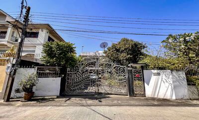 ขาย - บ้านเดี่ยว 2 ชั้น เล่นระดับ บนที่ดิน 160 ตร.ว. พัฒนาการ 39, กรุงเทพ