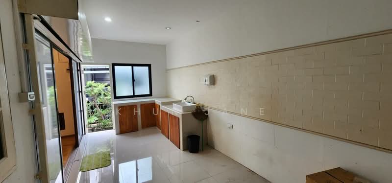 Sriwara Town in Town, Bangkok, Sriwara Road, Phlapphla, Wang Thonglang, Bangkok, 5 Bedrooms, 216 sqm, Townhouse For Rent, by Khun Jane, 500127097 - DDproperty.com