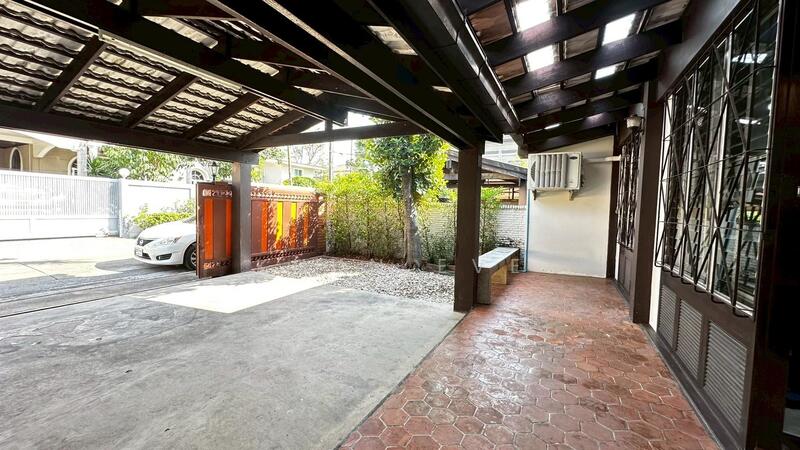 For Rent - For rent Single house in Sukhumvit 71 Phrakanong pet friendly ( SPSEVE1648 ), Bangkok