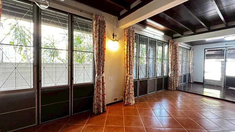 For Rent - For rent Single house in Sukhumvit 71 Phrakanong pet friendly ( SPSEVE1648 ), Bangkok