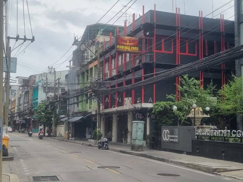 For Sale - อาคารพาณิชย์ 3 คูหาติดกัน ซอยสุขุมวิท 22, Bangkok