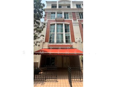 ขาย - Baan Klang Krung Thonglor : บ้านกลางกรุงทองหล่อ, กรุงเทพ