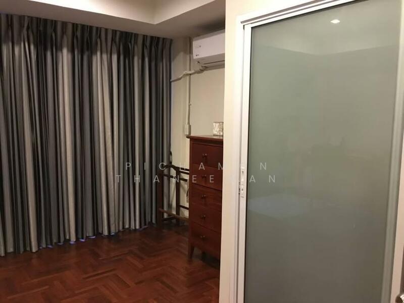 ให้เช่า - ทาวน์เฮาท์ 5-ห้องนอน, กรุงเทพ